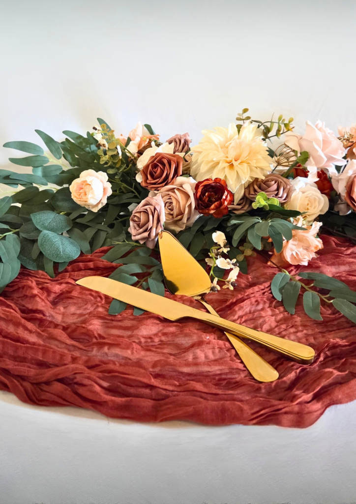 Gold Cake Cutting Set